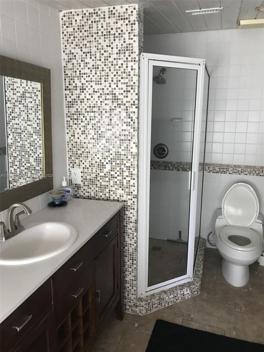 SUNSET PARK LAKE VILLAS S - Residential