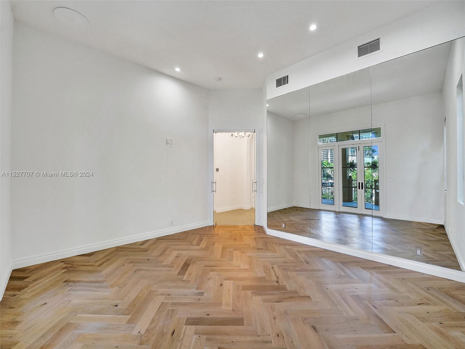 Villa Flora Williams Islan - Residential