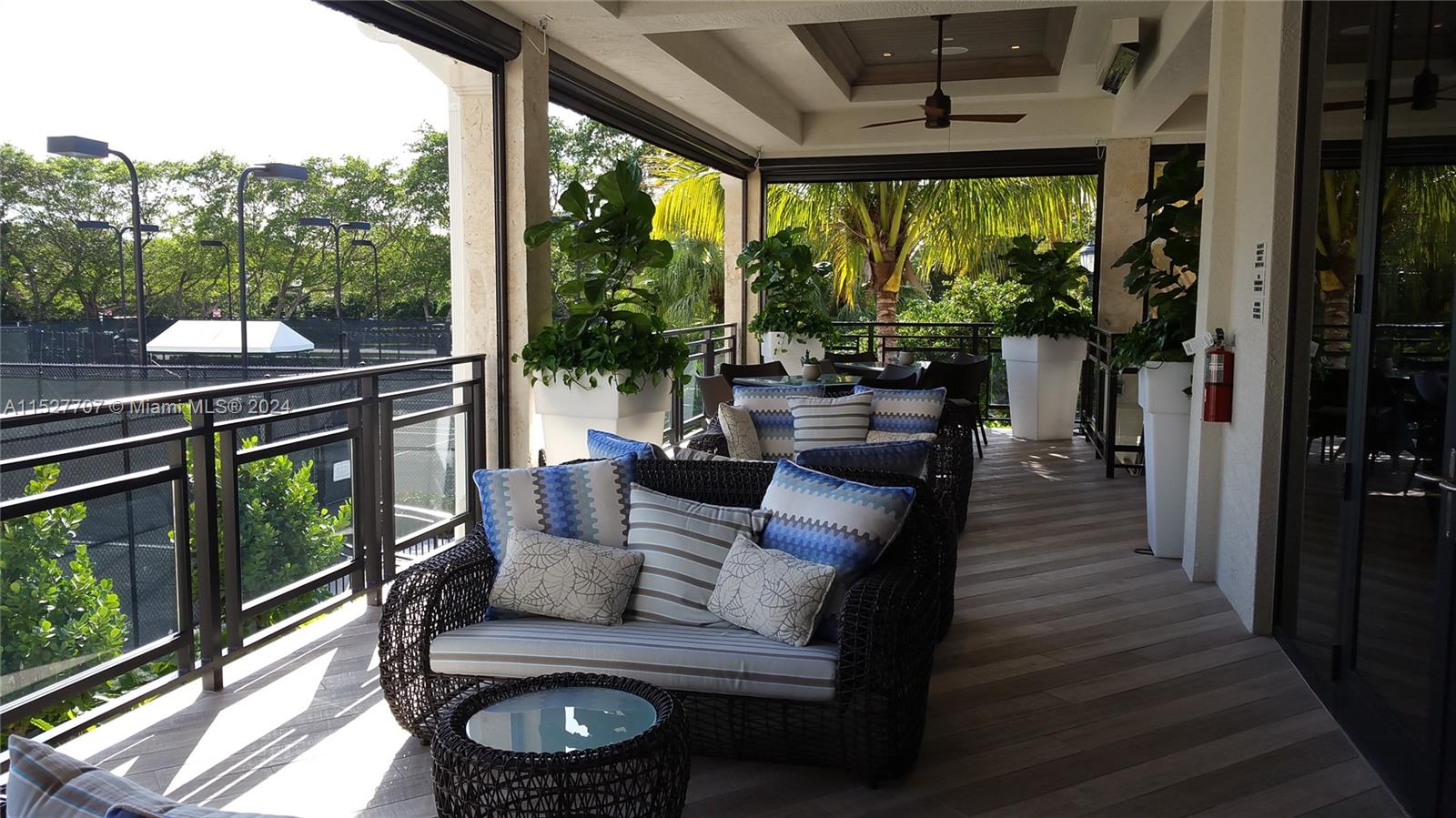 Villa Flora Williams Islan - Residential