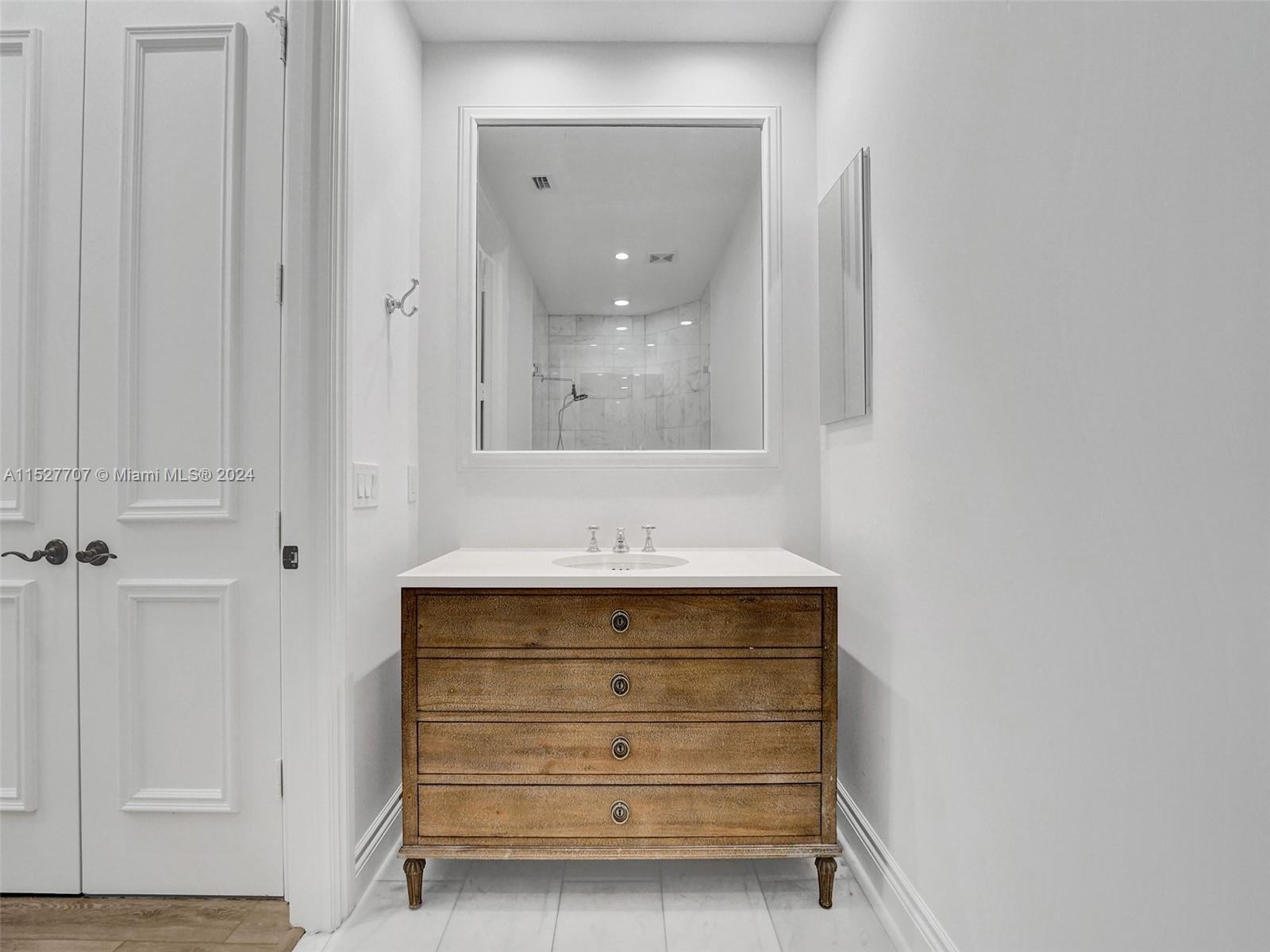 Villa Flora Williams Islan - Residential