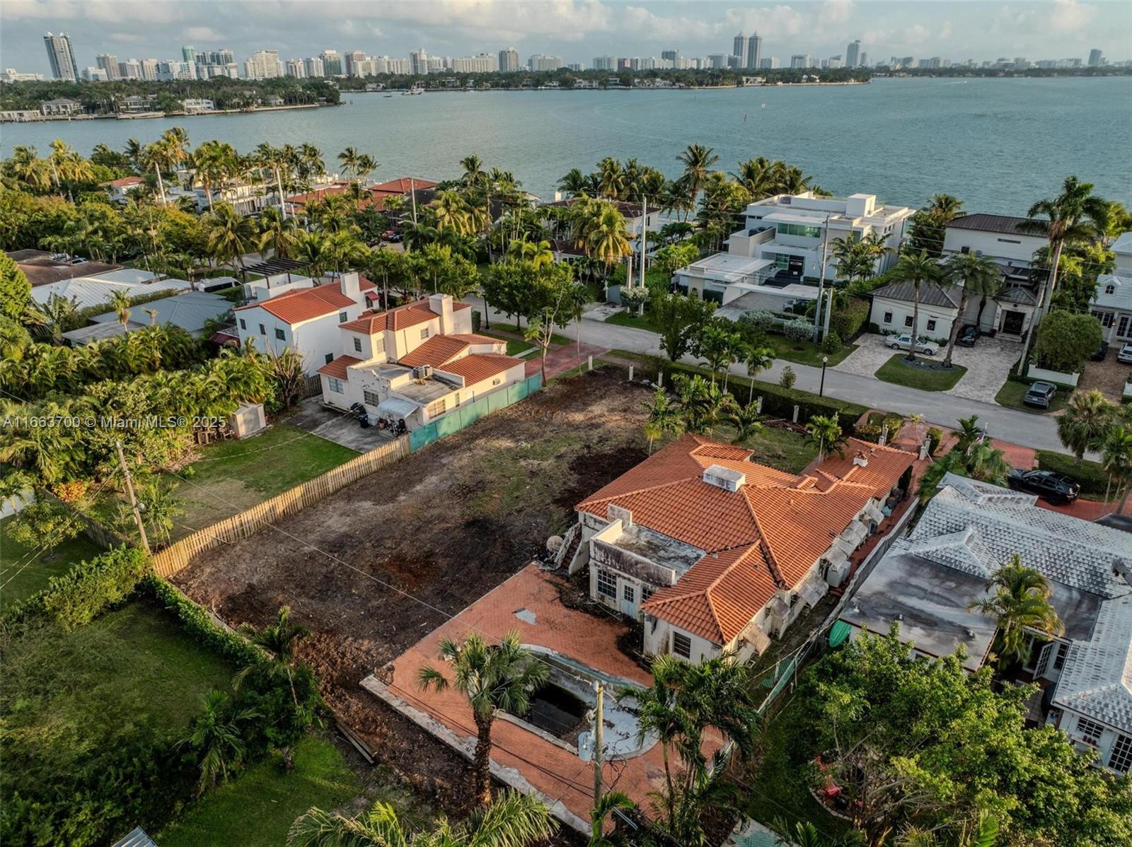 ISLE OF NORMANDY MIAMI VI - Residential