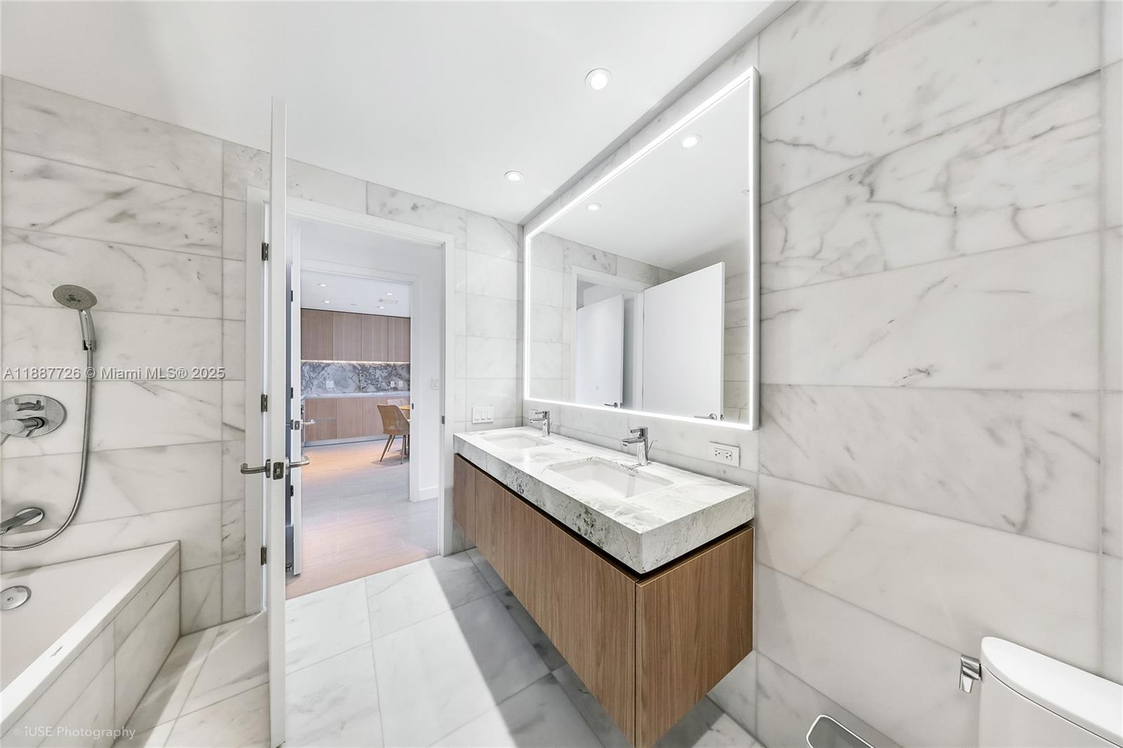 PARK RESIDENCES CONDO - Residential Lease