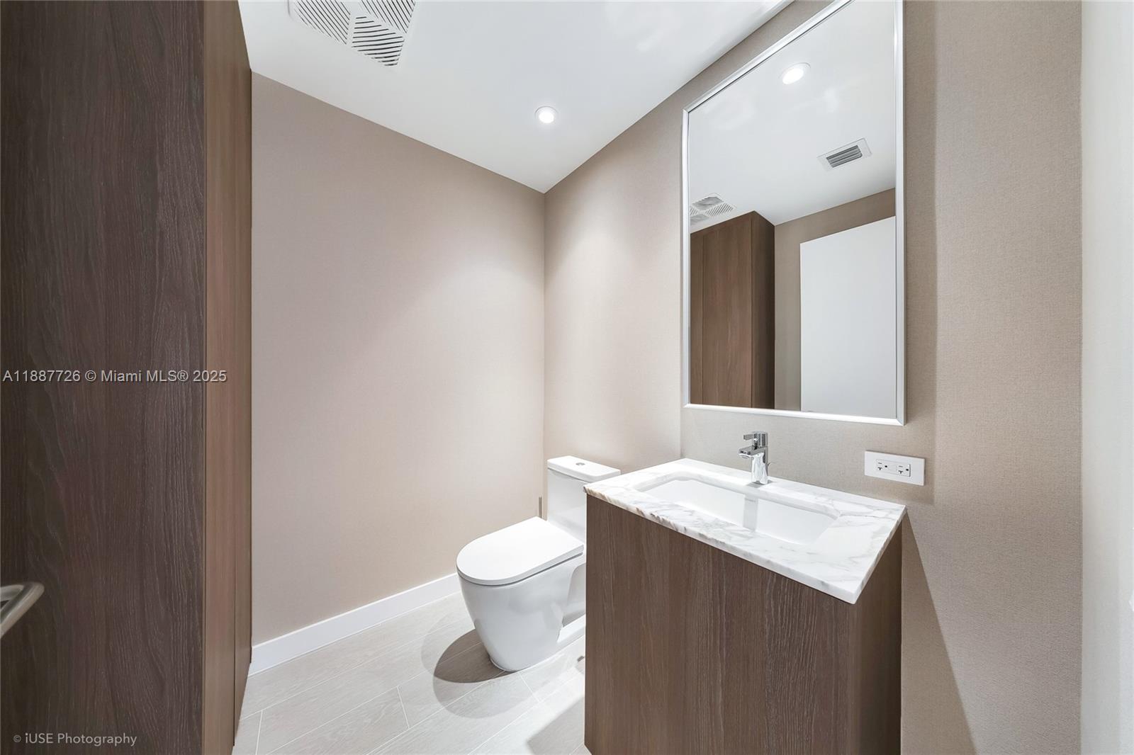 PARK RESIDENCES CONDO - Residential Lease