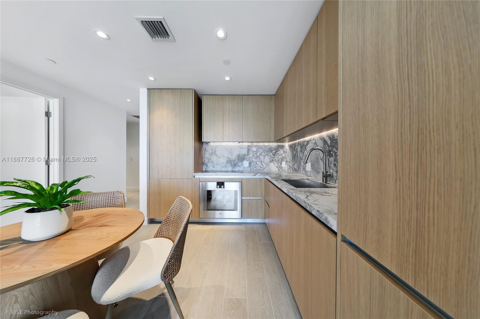 PARK RESIDENCES CONDO - Residential Lease