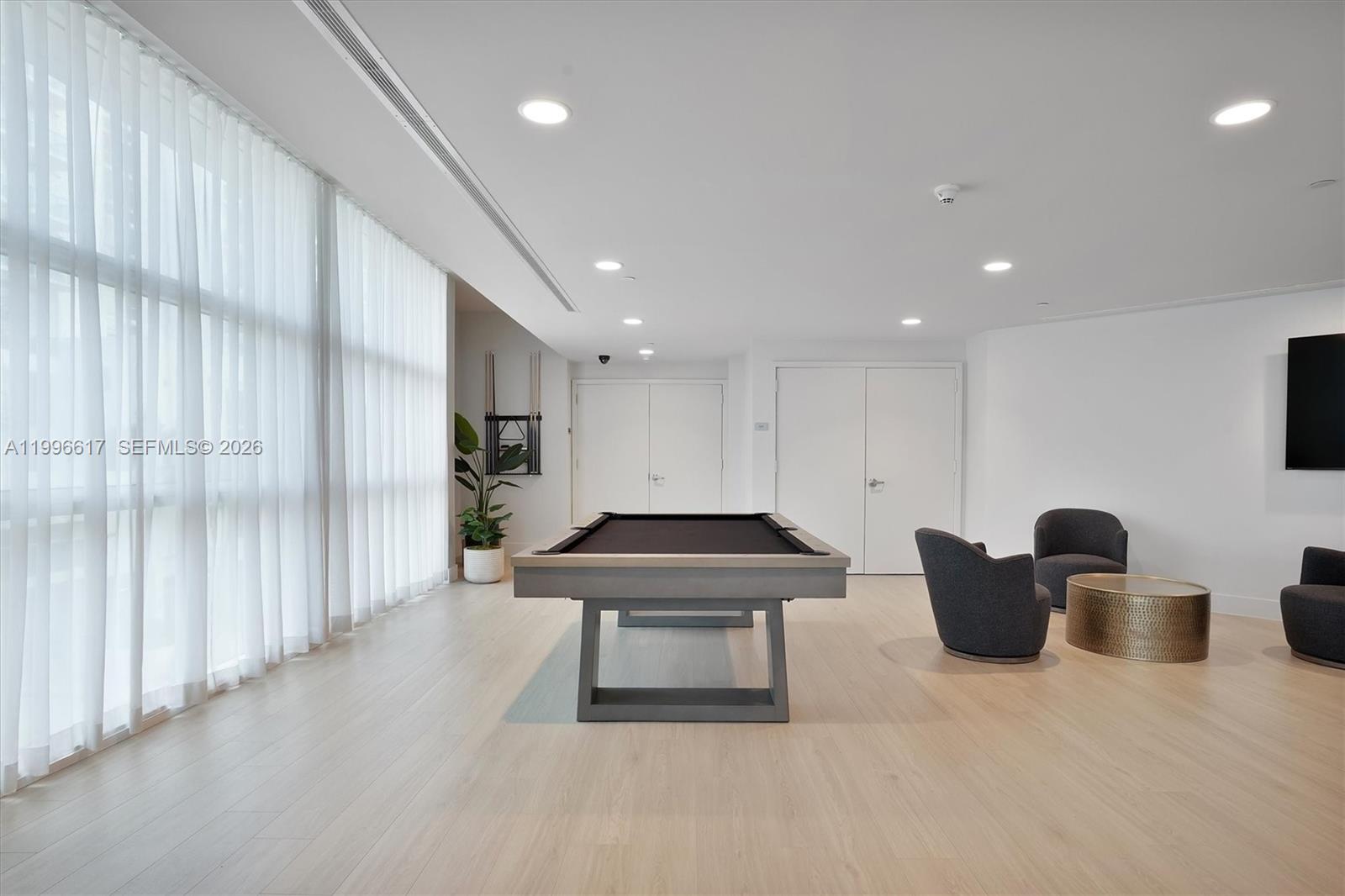 CITY 24 CONDO - Residential