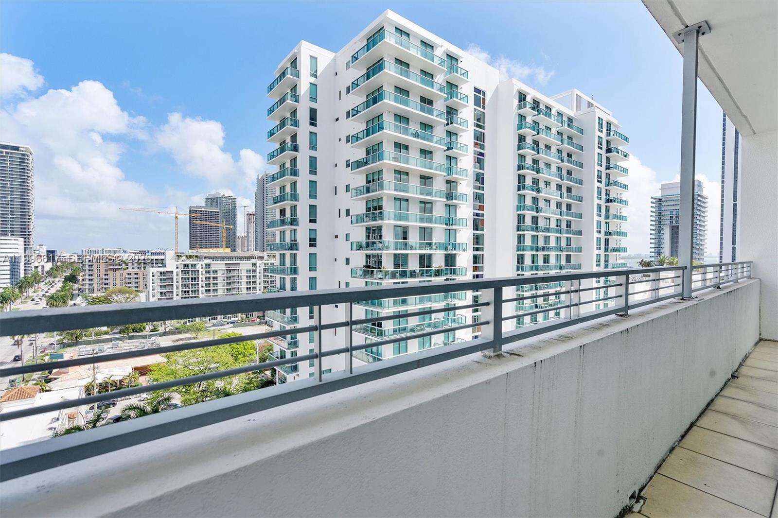 CITY 24 CONDO - Residential