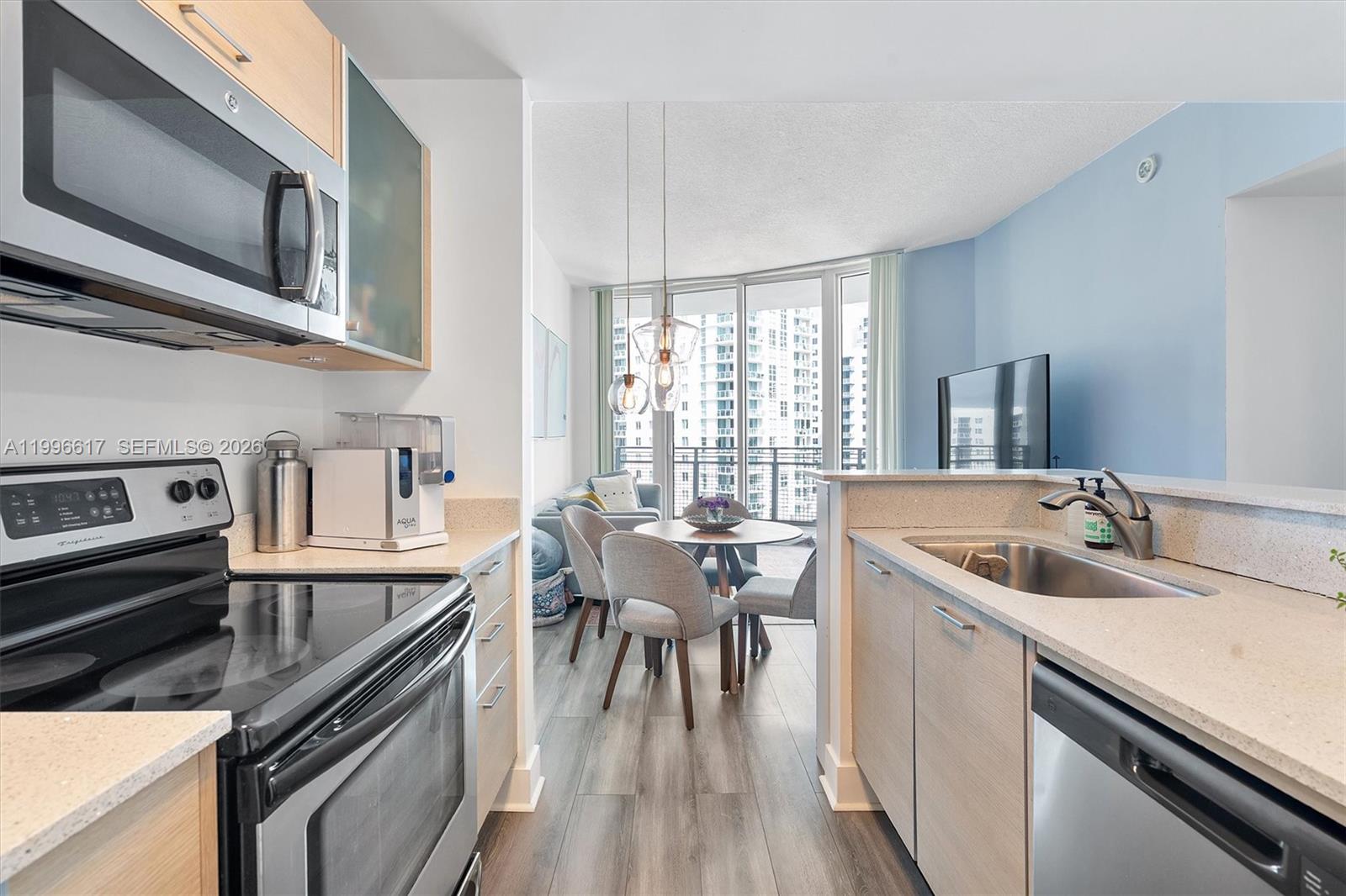 CITY 24 CONDO - Residential