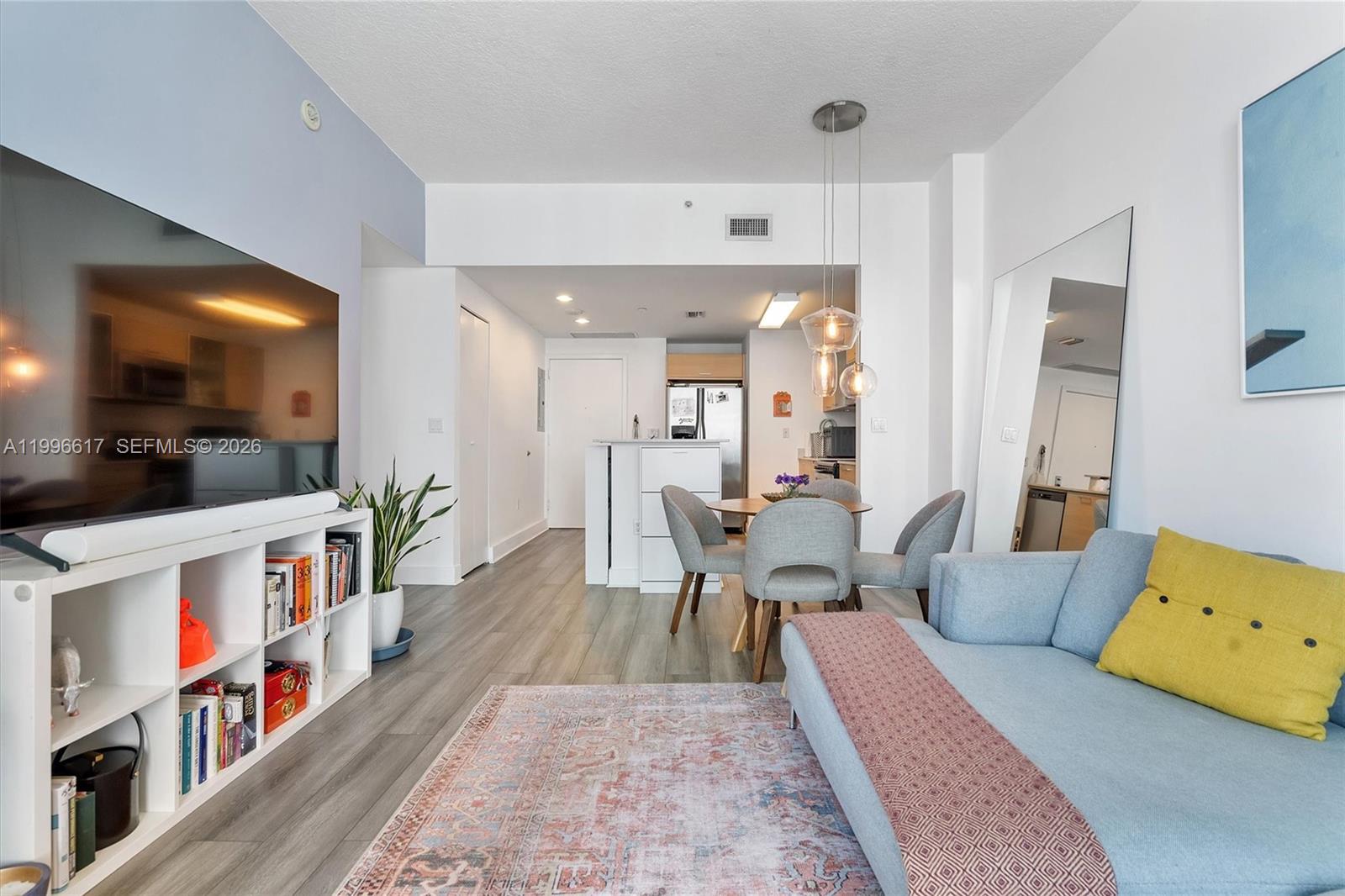 CITY 24 CONDO - Residential