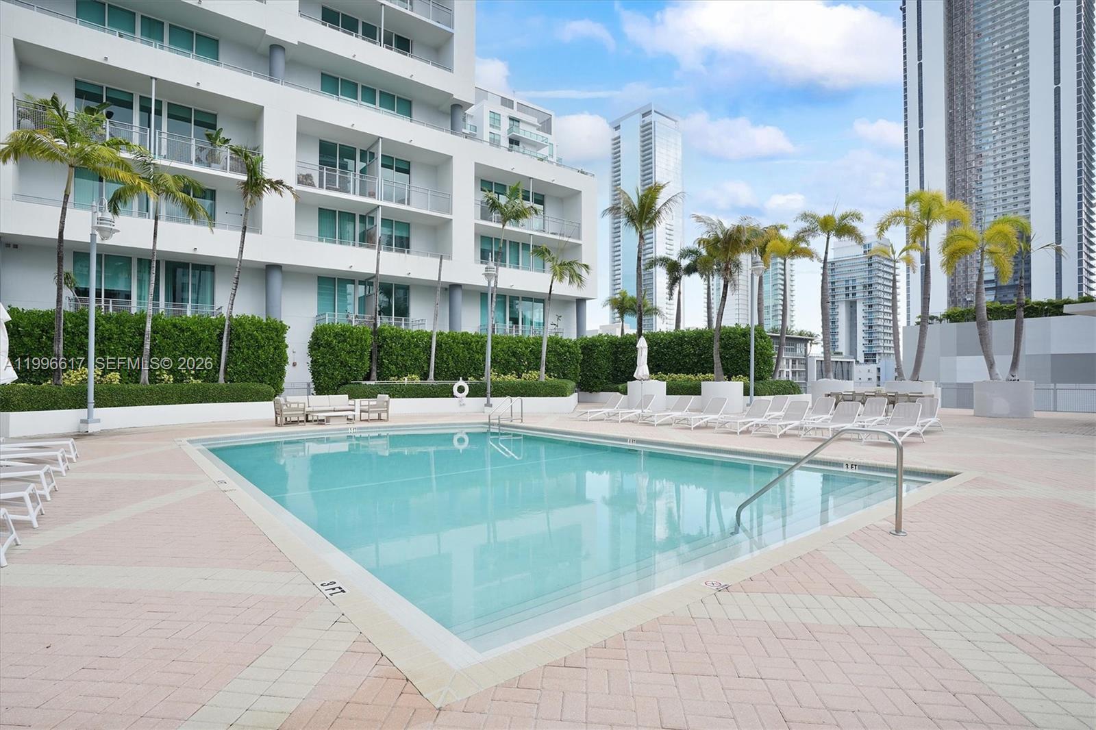 CITY 24 CONDO - Residential