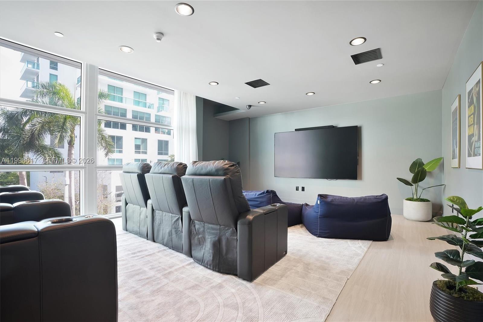 CITY 24 CONDO - Residential