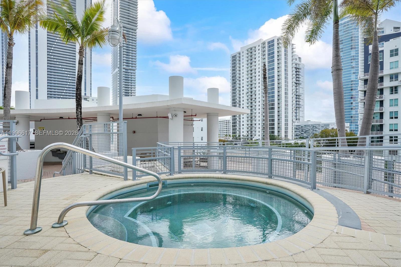 CITY 24 CONDO - Residential