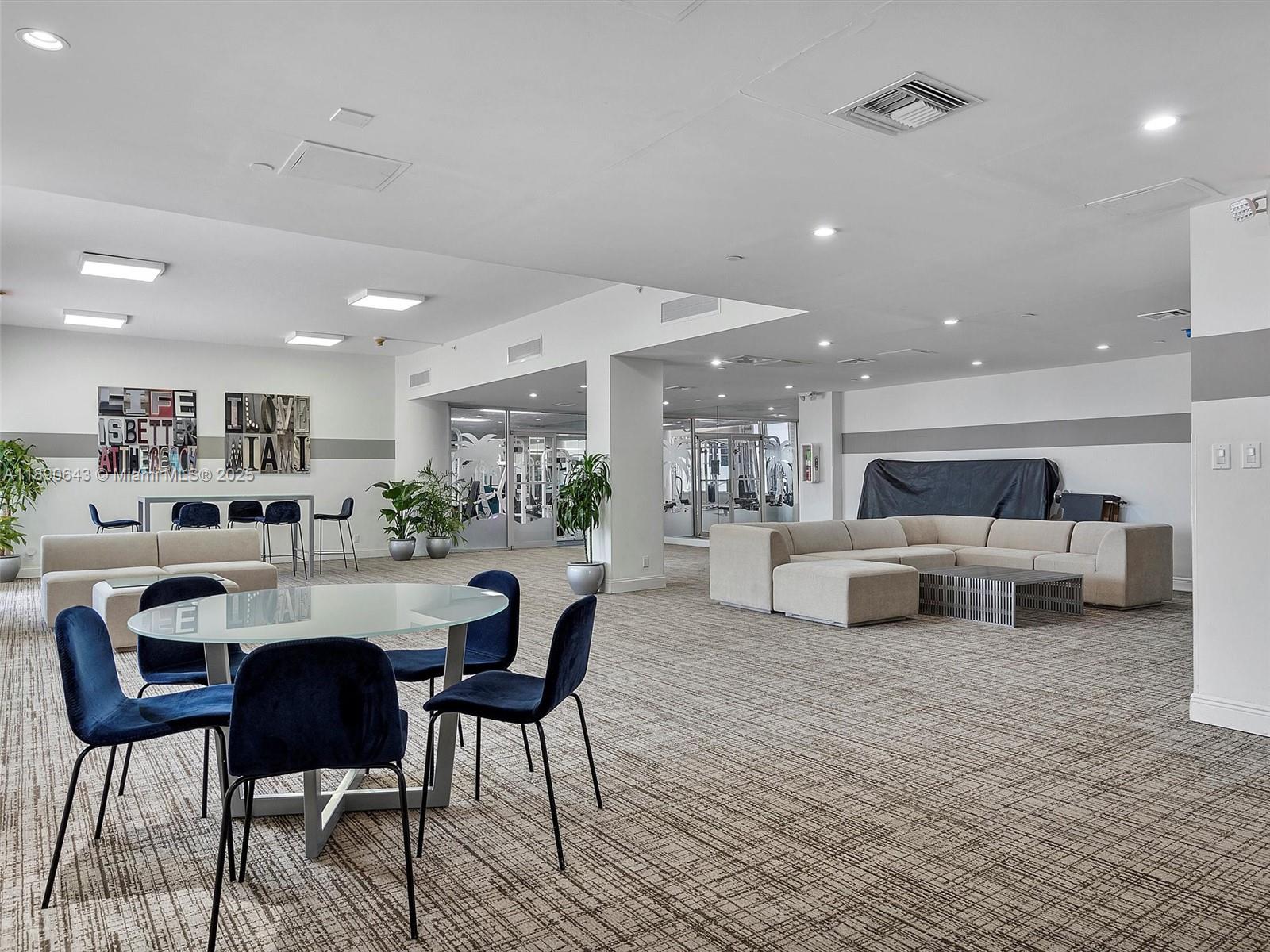 ISLAND POINTE CONDO - Residential Lease