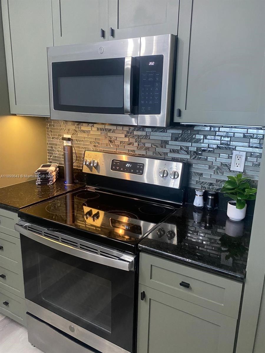 ISLAND POINTE CONDO - Residential Lease