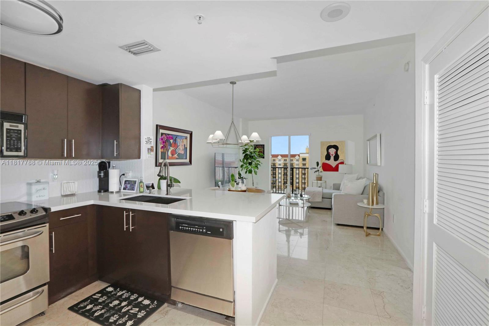 10 Aragon Ave 919, Coral Gables, Broward County, Florida - 1 Bedrooms  
1 Bathrooms - 