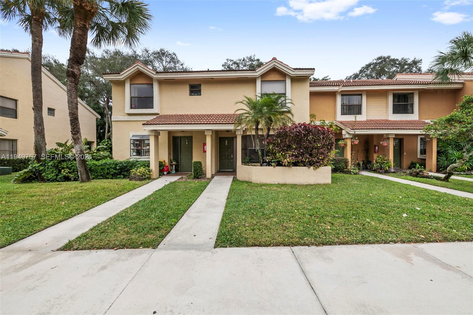 3726 Coral Tree Cir 3726