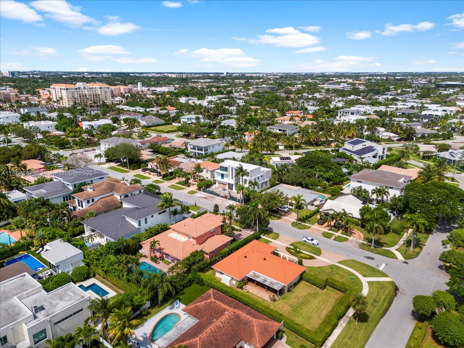 KINGS COURT REPLAT - Residential