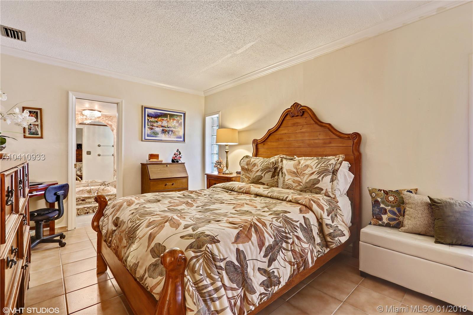 SILVER BLUFF EST-SEC B - Residential