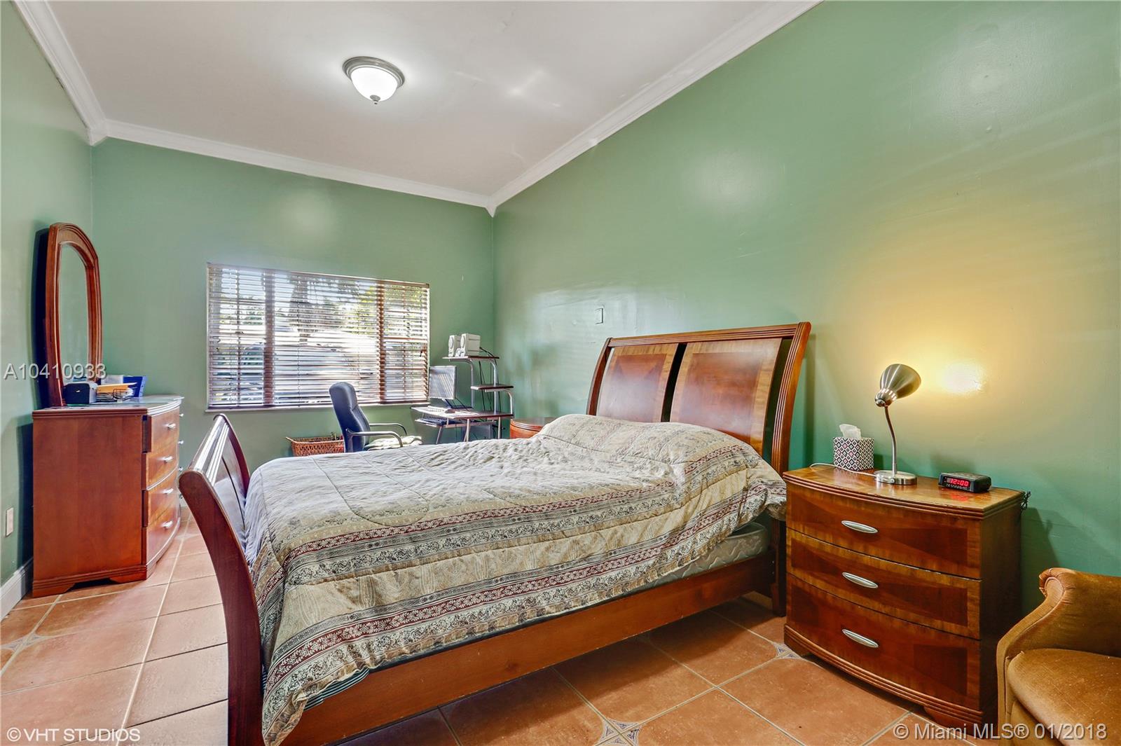 SILVER BLUFF EST-SEC B - Residential