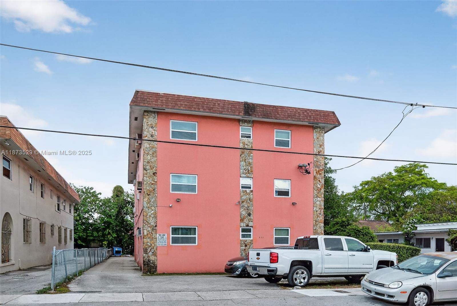 Freshly painted 1 bedroom / 1 bathroom apartment in East Little Havana. Ground floor location. Terrazzo floors, quartz countertop and backsplash. Very spacious walk-in closet. Water, sewer and garbage removal included with rent. Laundry facility on site. One assigned parking space. Walking distance to Downtown Miami. Close to supermarkets, shops and restaurants on Calle Ocho.