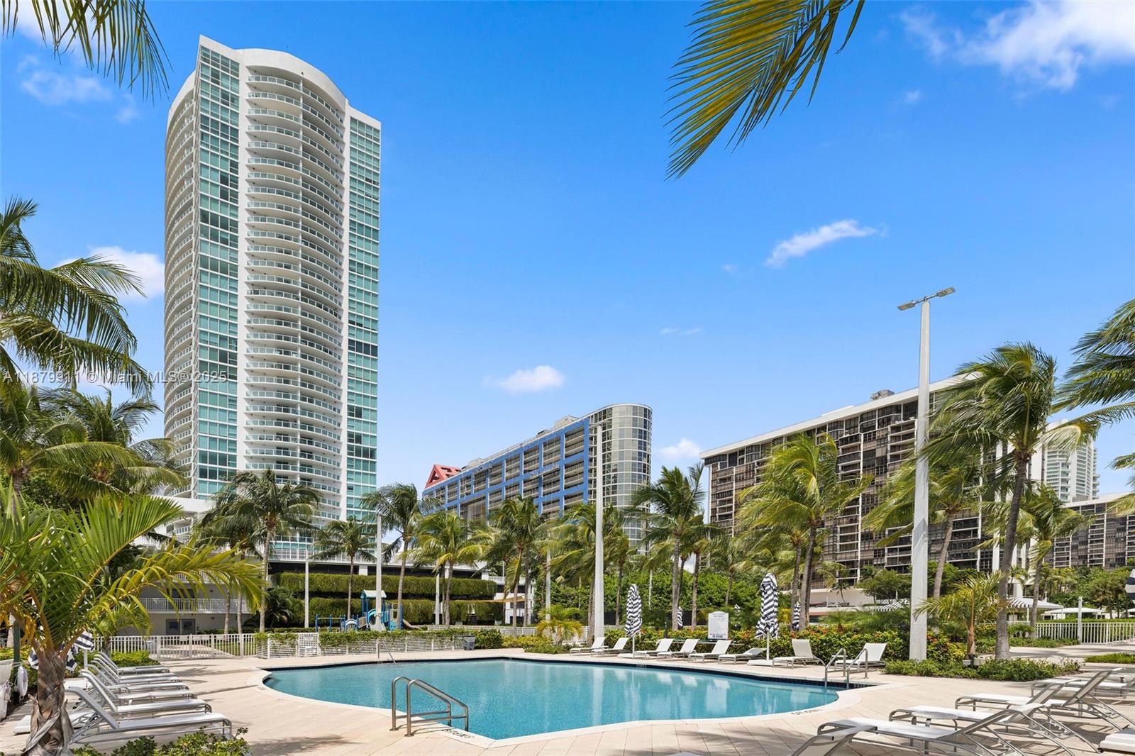 SKYLINE ON BRICKELL CONDO - Residential