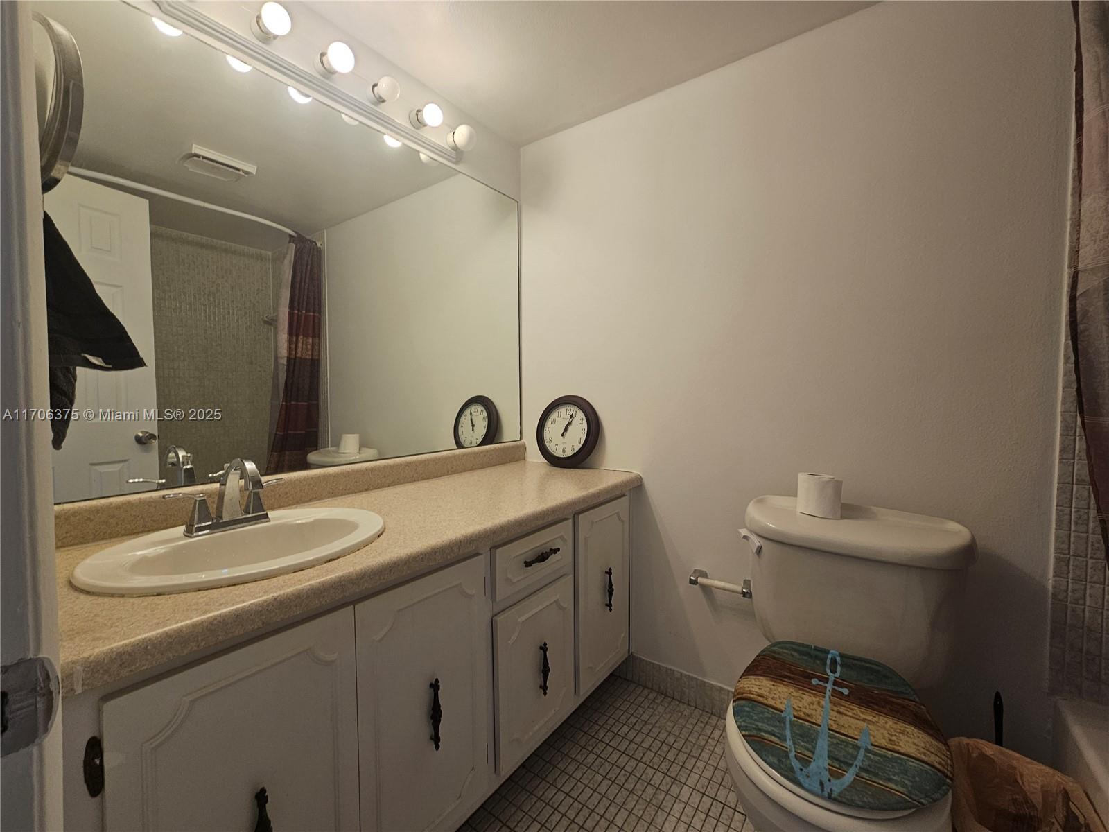 661 N University Dr 1-102