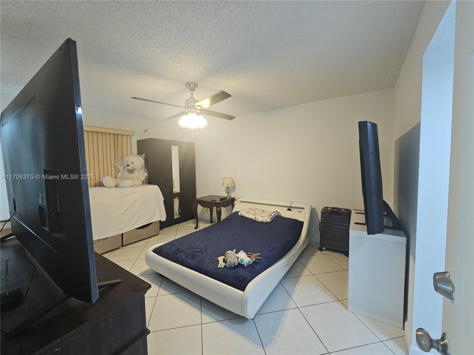 661 N University Dr 1-102
