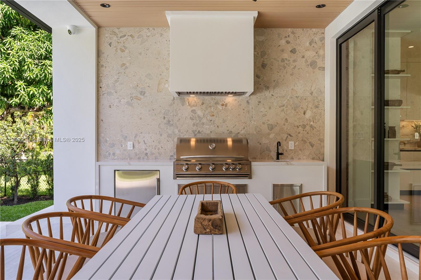 SOUTH MIAMI VILLAS - Residential