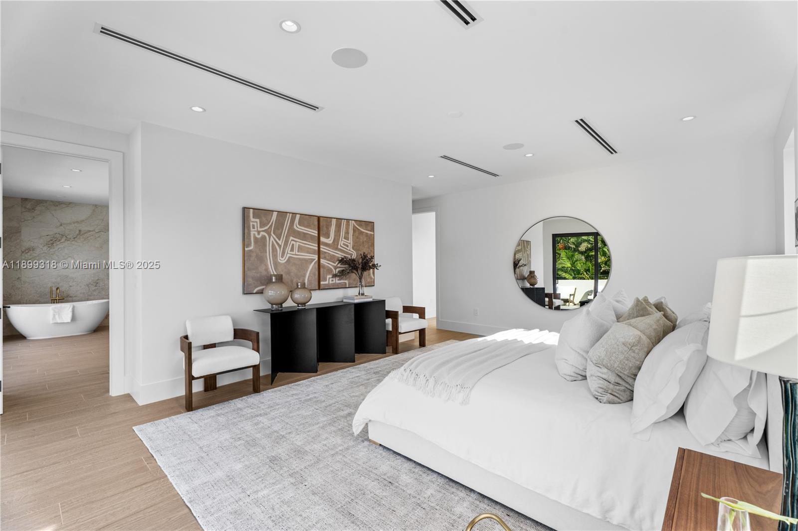 SOUTH MIAMI VILLAS - Residential