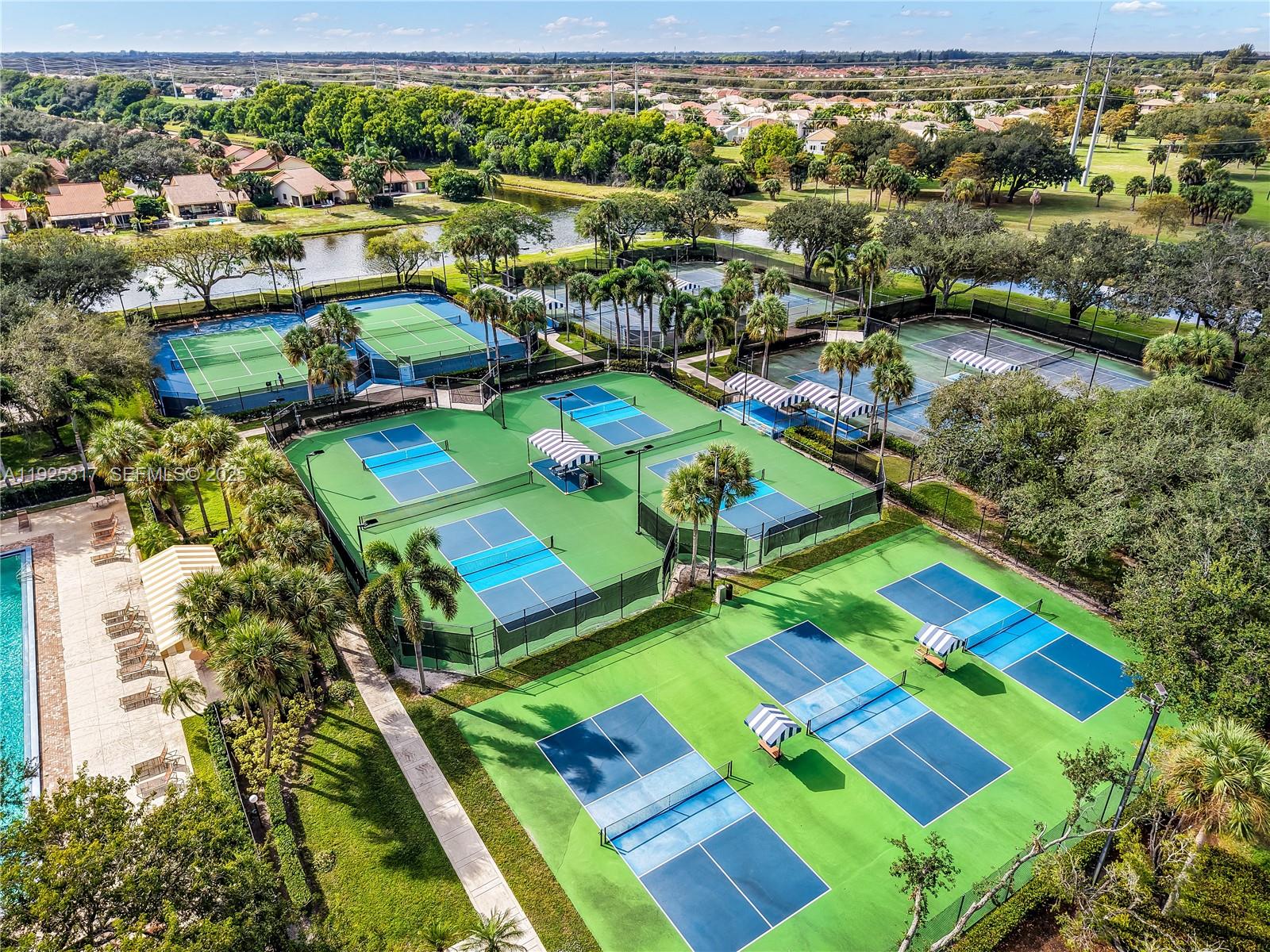 SARATOGA POINTE - Residential