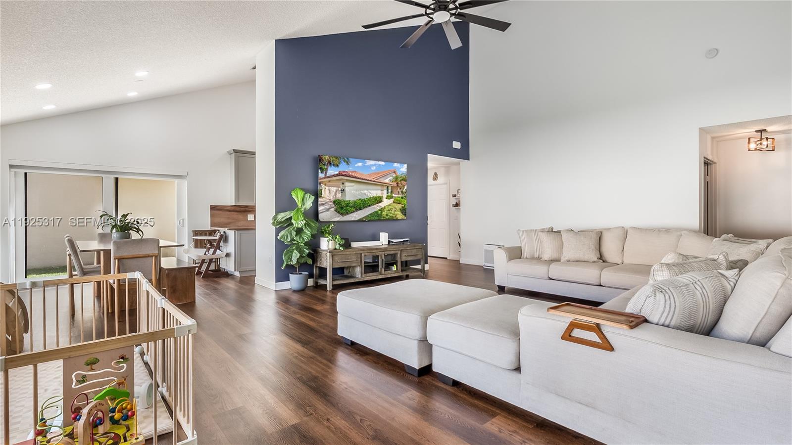 SARATOGA POINTE - Residential