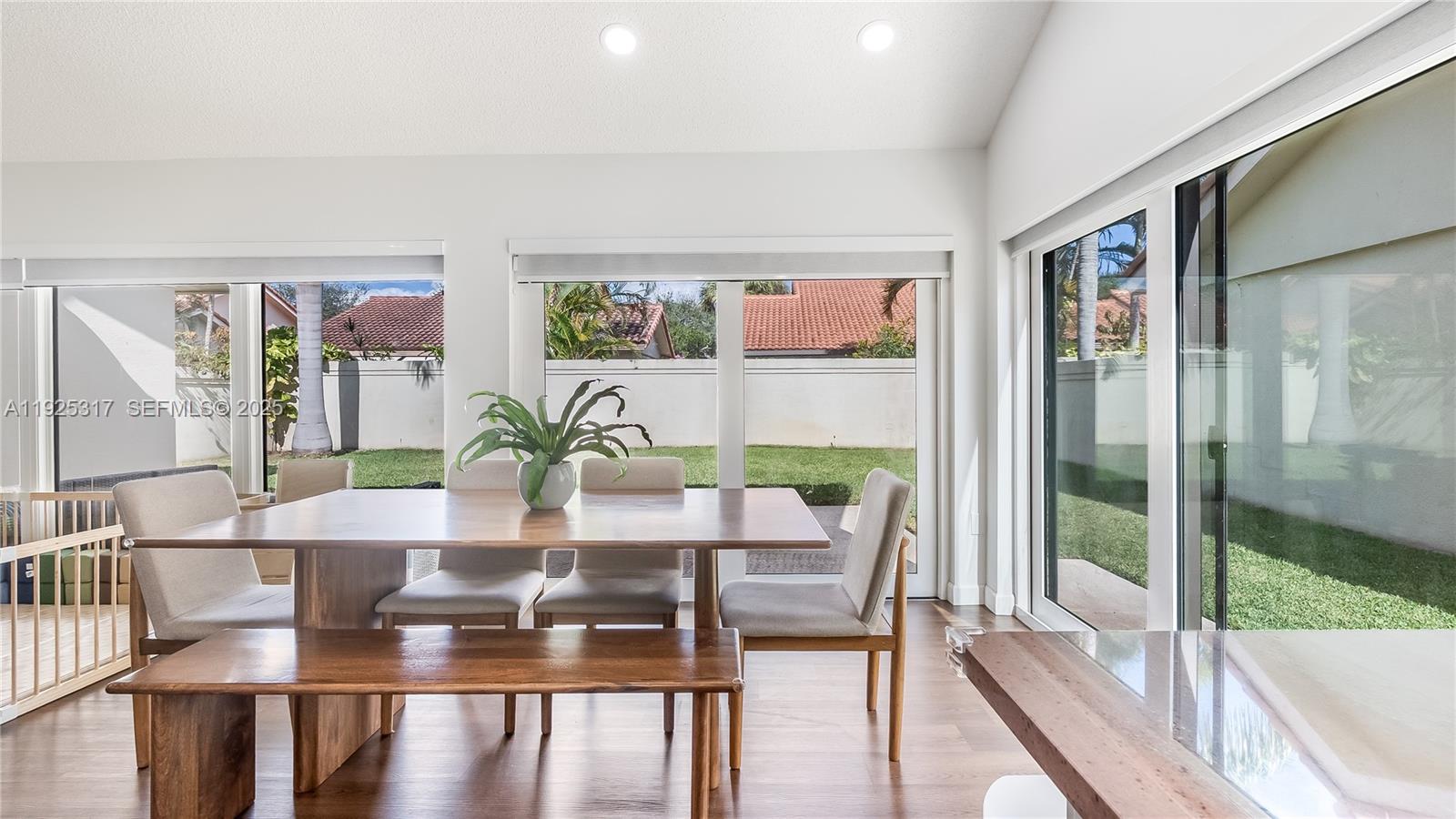 SARATOGA POINTE - Residential