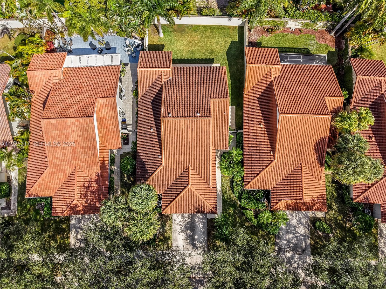 SARATOGA POINTE - Residential