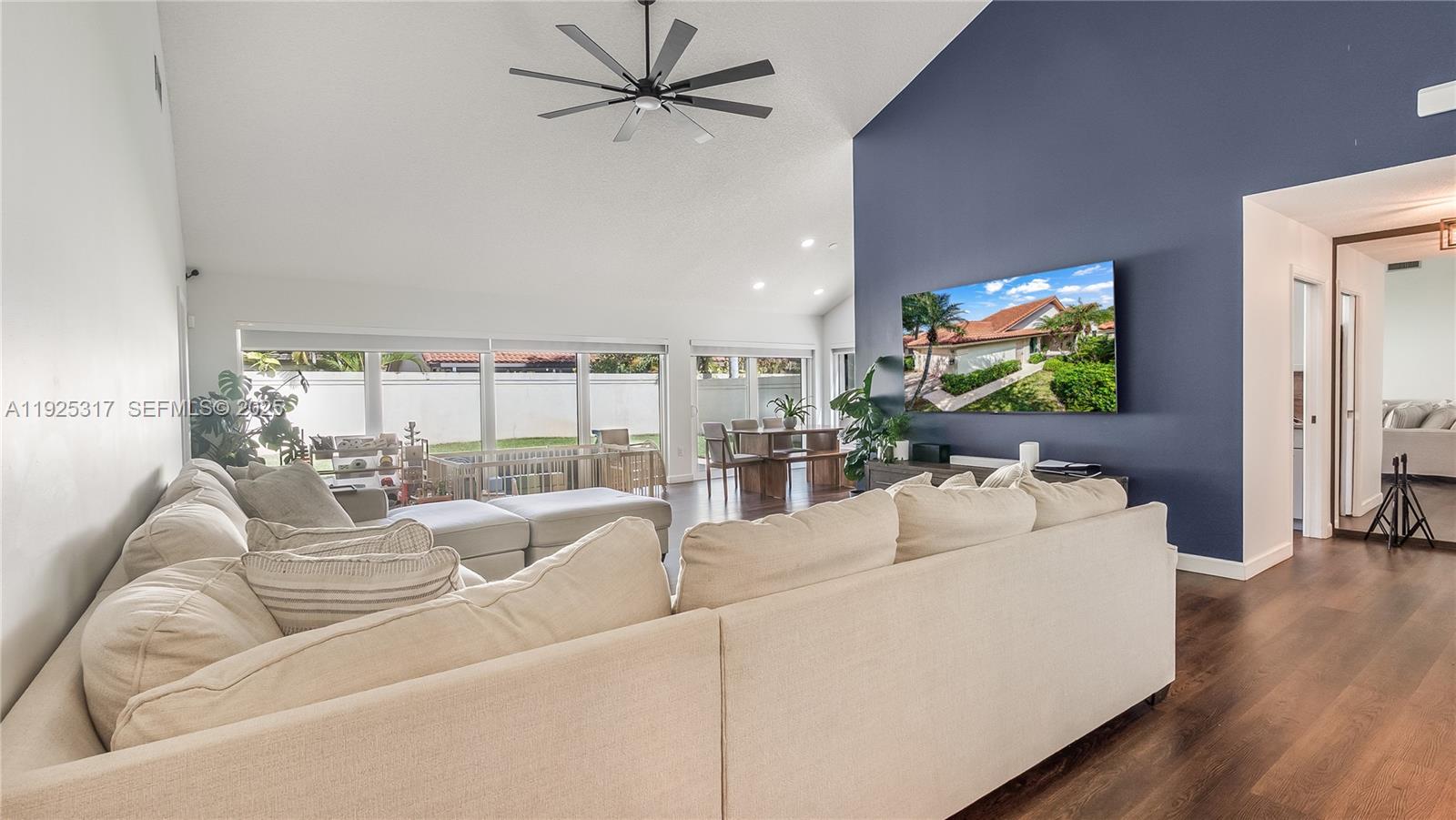 SARATOGA POINTE - Residential