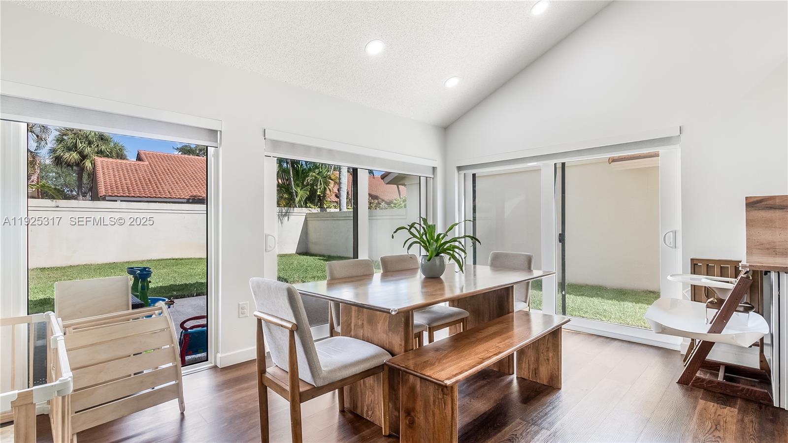 SARATOGA POINTE - Residential