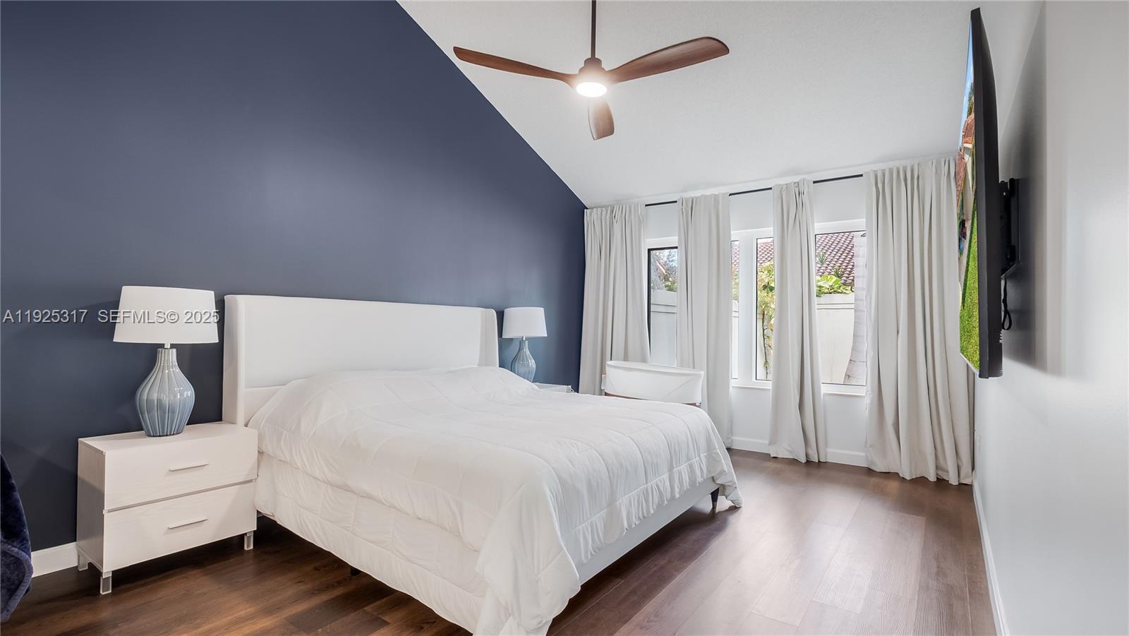 SARATOGA POINTE - Residential