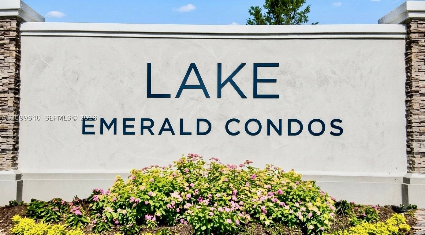 112 Lake Emerald Dr