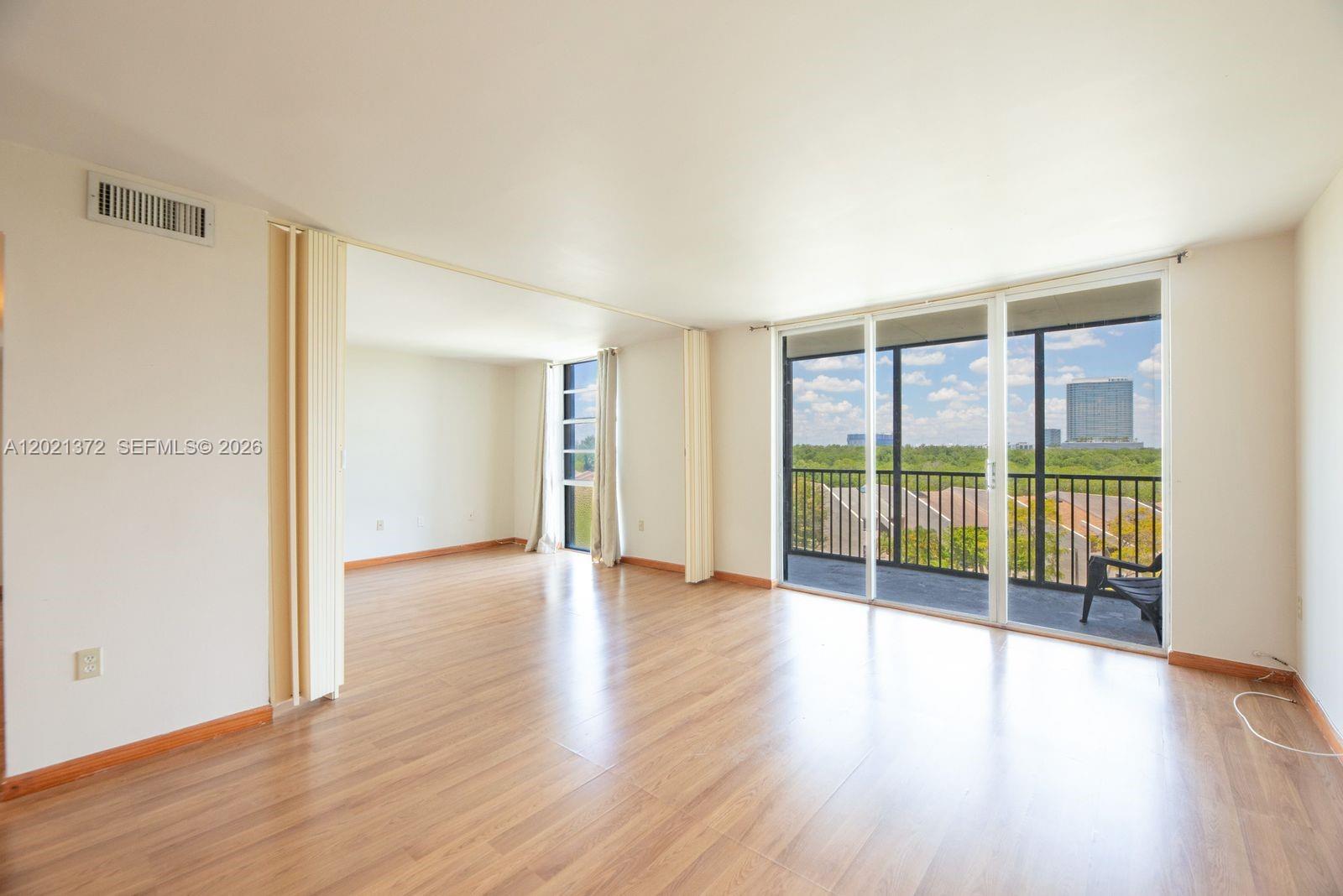 2500 NE 135th St B506