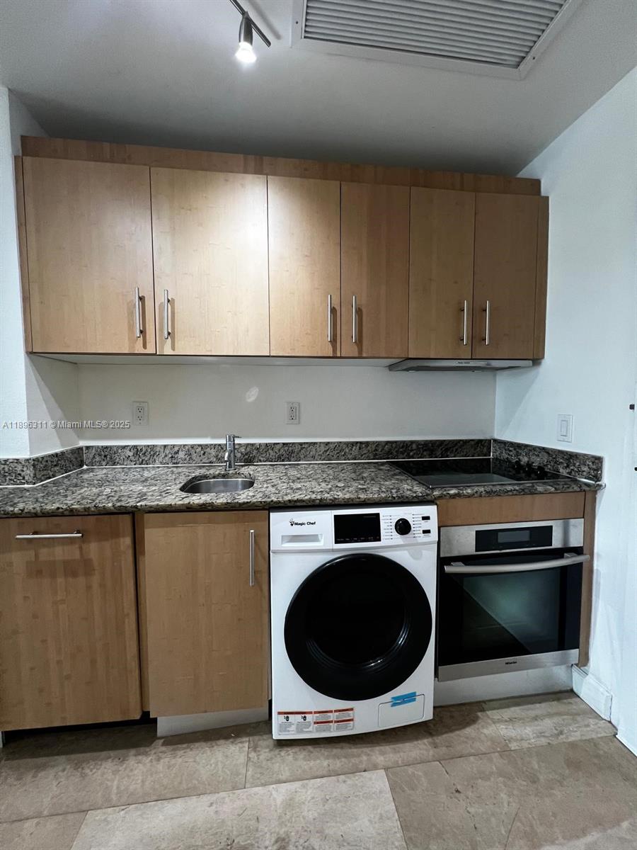 HARBOUR HOUSE - Residential Lease