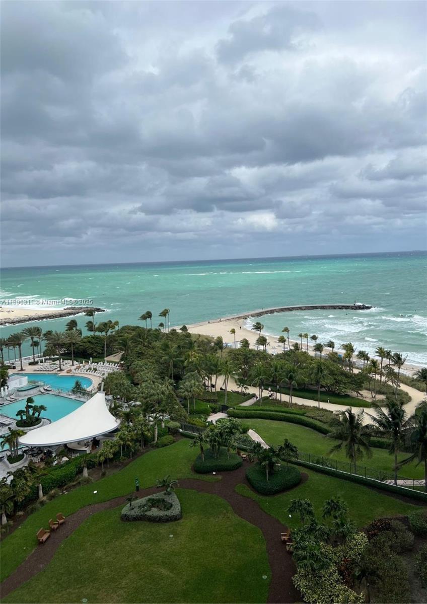 10275 Collins Ave 111