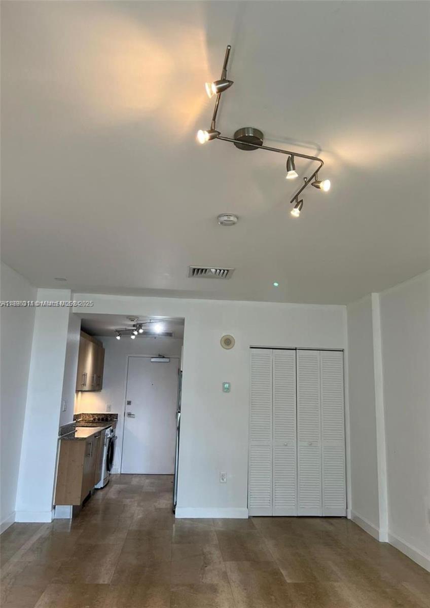 HARBOUR HOUSE - Residential Lease