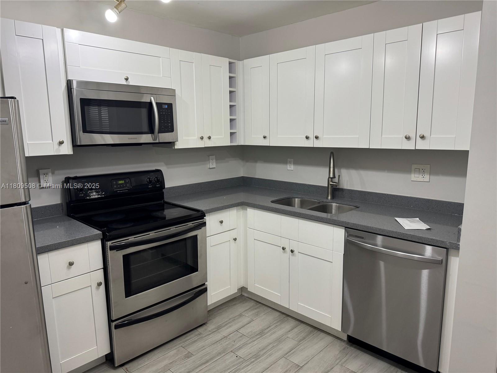 721 N Pine Island Rd 201