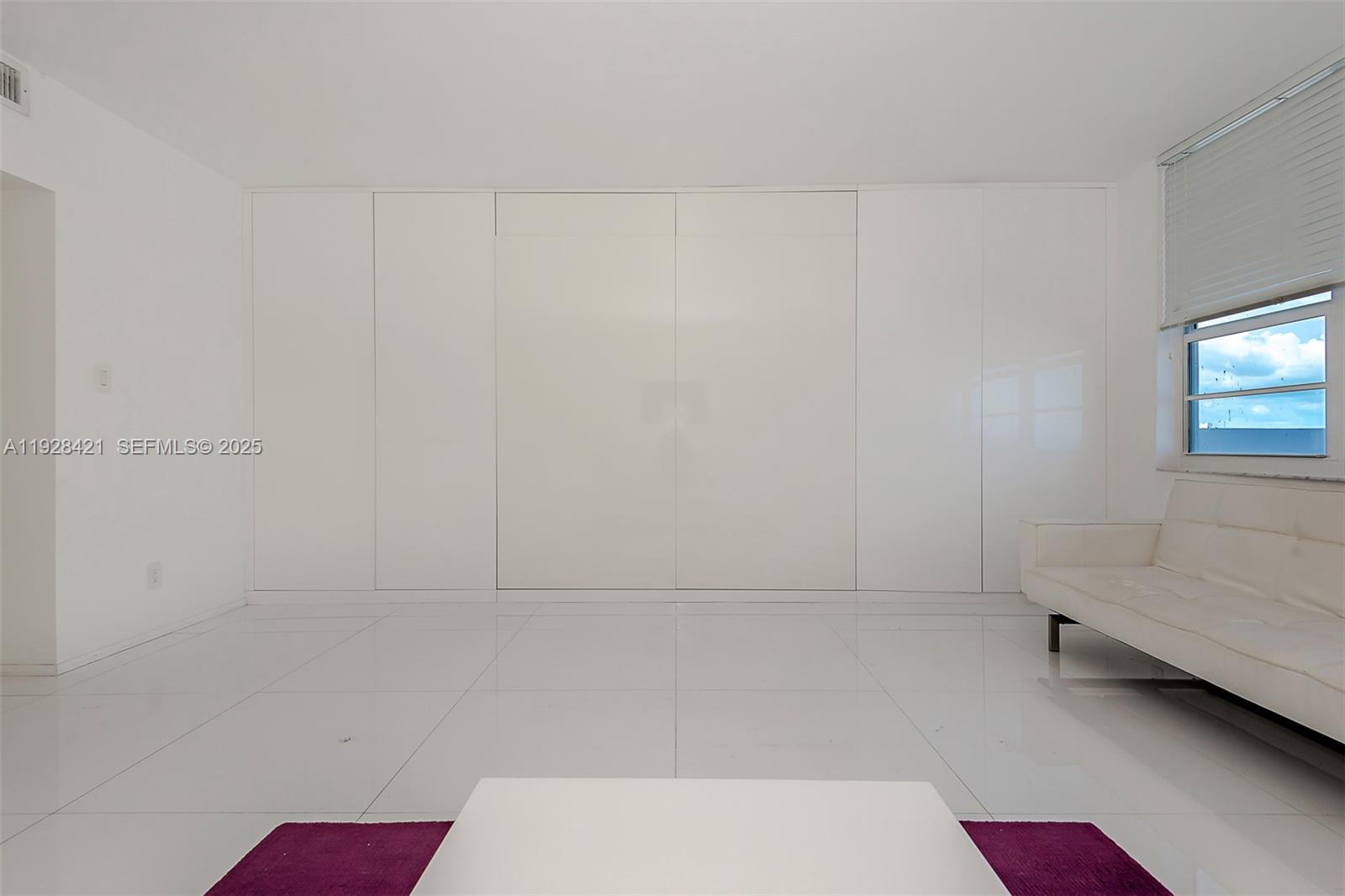 THE DECOPLAGE CONDO - Residential Lease