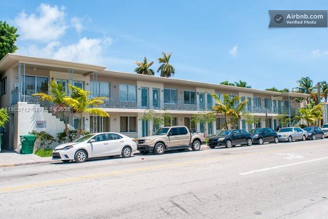 ELISA CONDO - Residential