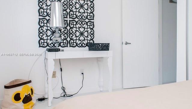 ELISA CONDO - Residential