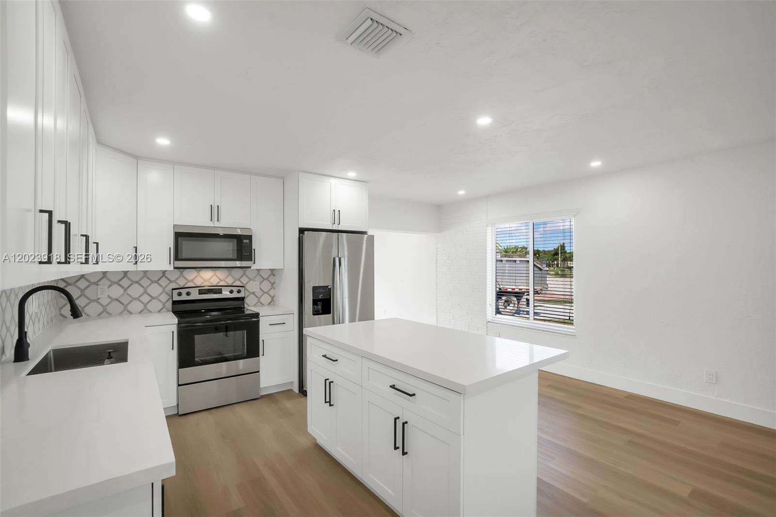 PALM SPRINGS NORTH SEC M - Residential