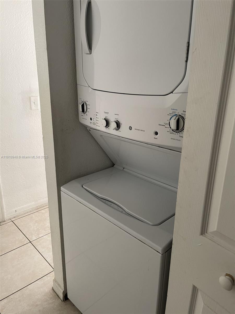 WATERSIDE TOWNHOMES SEC 4 - Residential Lease