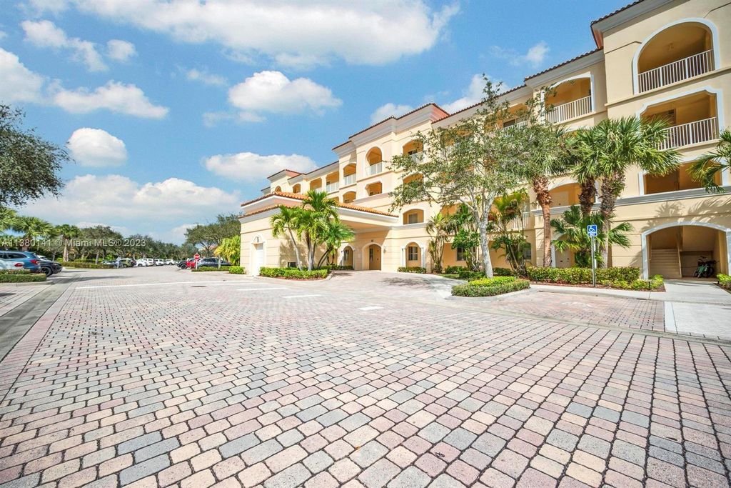 Photo of 37 E Harbour Isle Dr E #206, Fort Pierce, FL 34949 (MLS # A11380141)