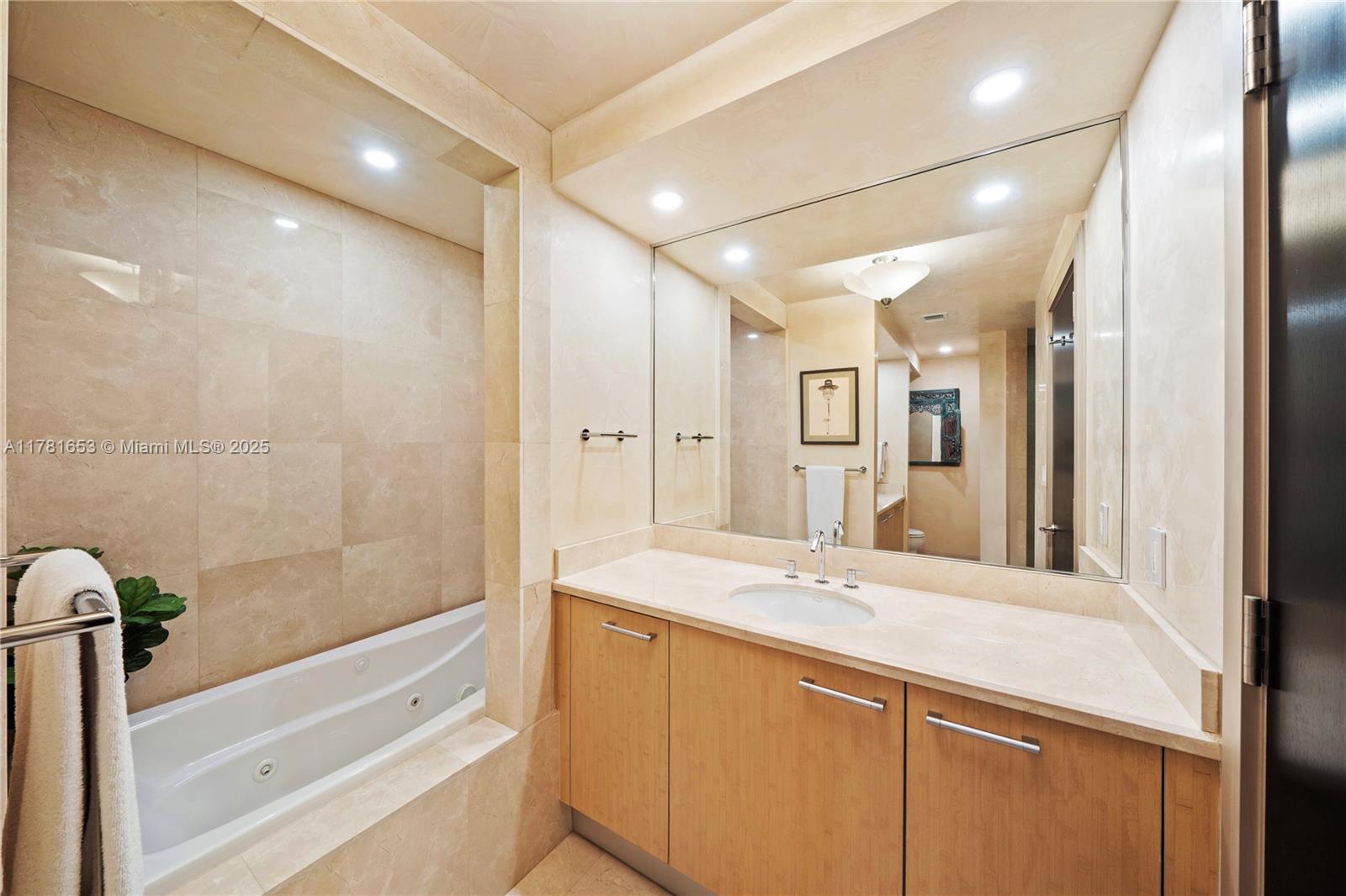 THE GABLES CONDO - Residential