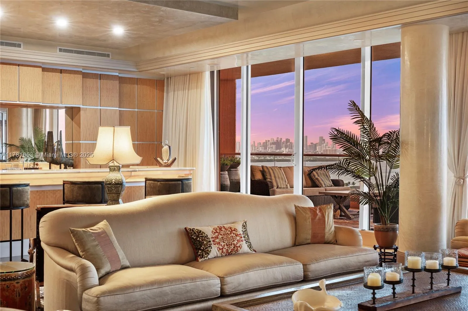 Coral Gables, Florida 33133, United States, 4 Bedrooms Bedrooms, ,7 BathroomsBathrooms,Residential,Active,107554