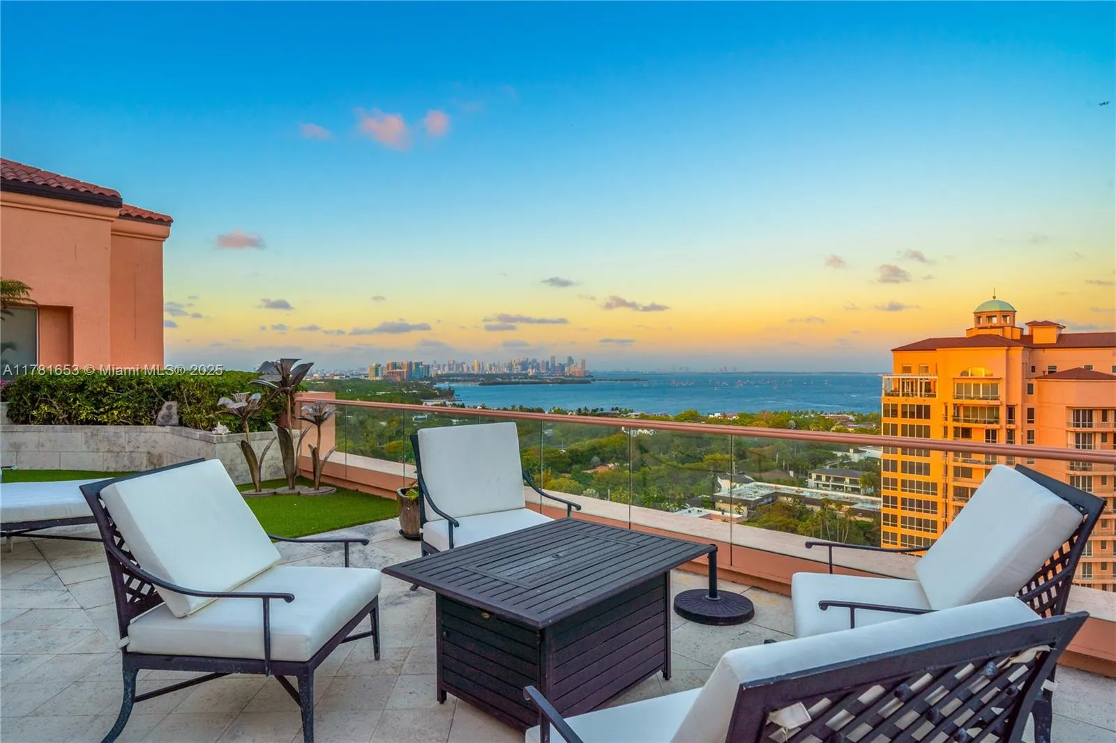 Coral Gables, Florida 33133, United States, 4 Bedrooms Bedrooms, ,7 BathroomsBathrooms,Residential,Active,107554